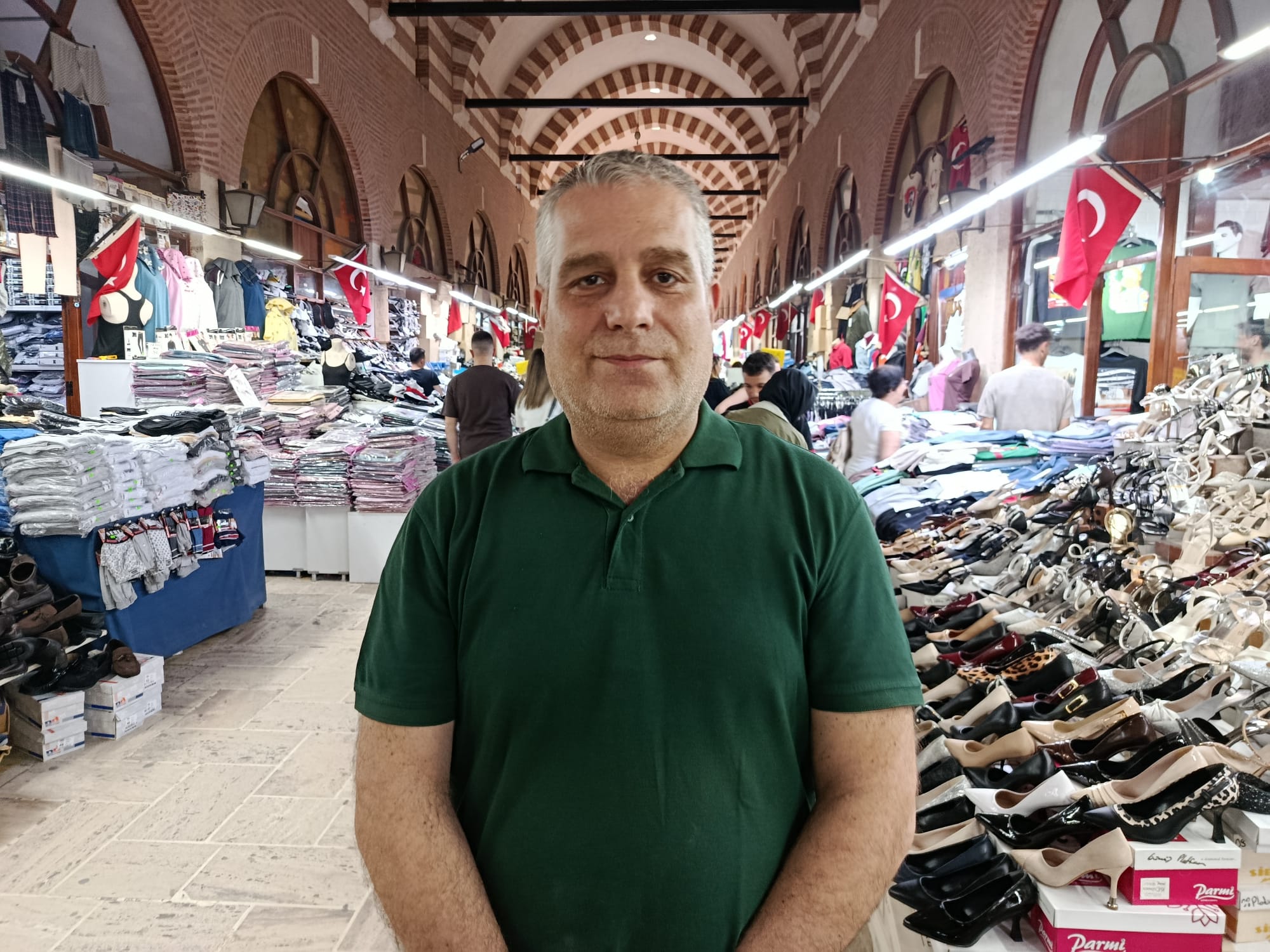 Edirne’nin en eski ticari merkezlerinden biri olan tarihi Ali Paşa Çarşısı ve Saraçlar Caddesi'nde, Kurban Bayramı öncesi esnaf büyük bir durgunluk yaşıyor. 
